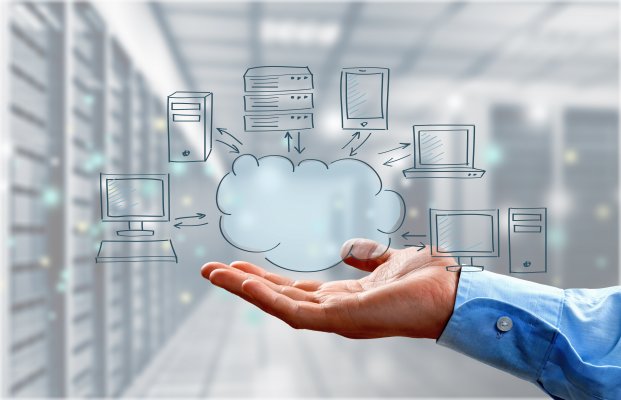 hand holding cloud online backup